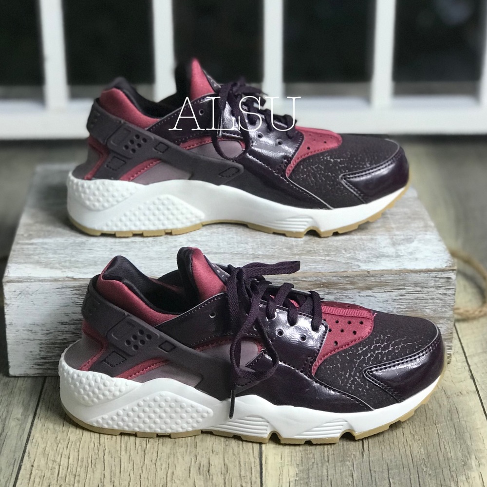 NWT Nike Huarache Run Port Wine WMNS - Picture 2 of 8